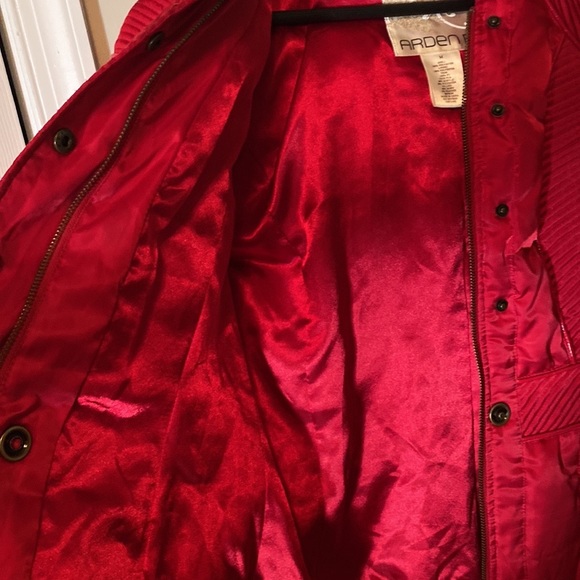 Red winter jacket - Picture 10 of 11